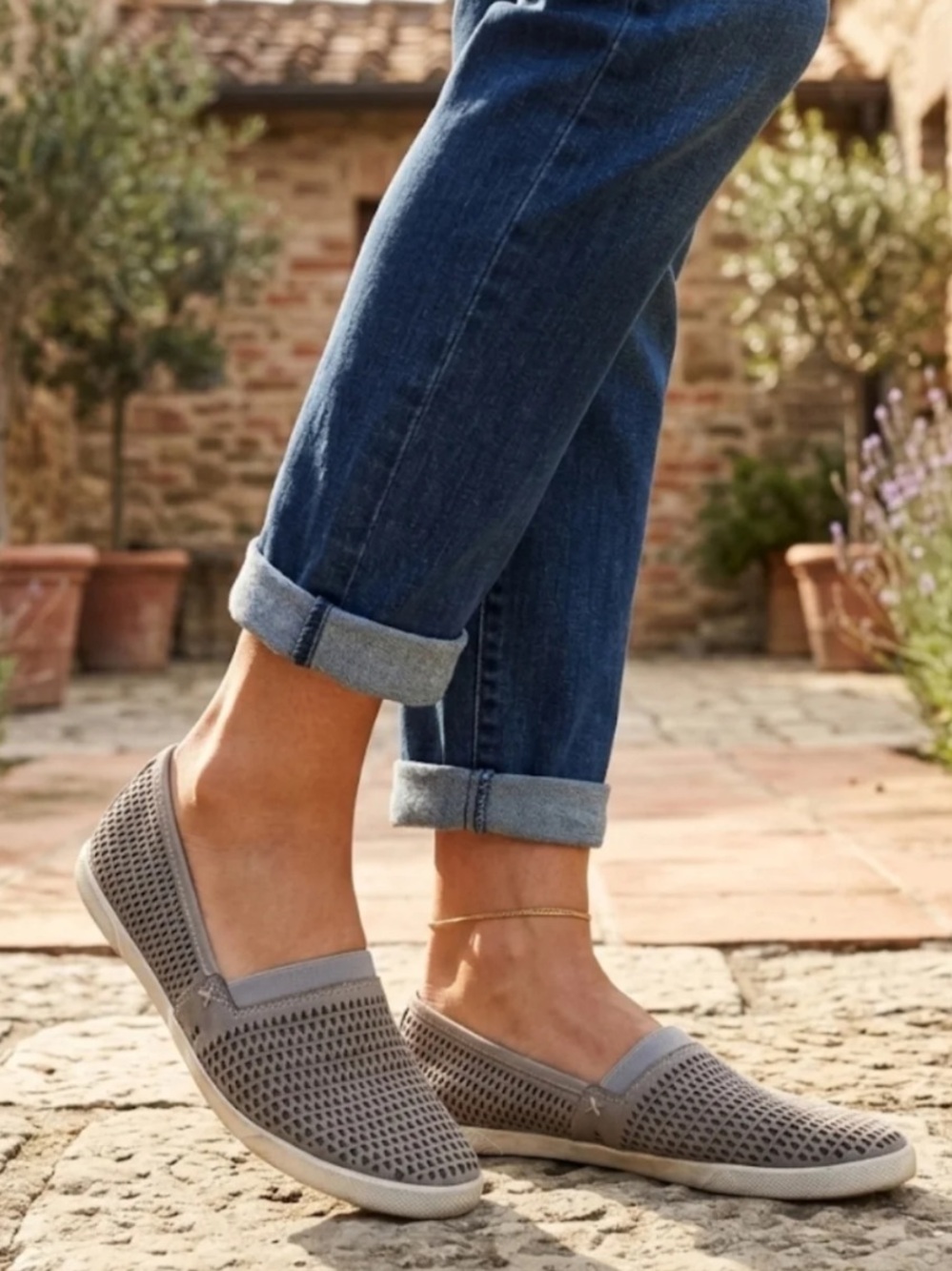 Frye Women's Melanie perforated slip-on flats in a gray leather finish. Size 7.5